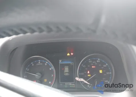 2018 Toyota Rav4 Xle z USA, uszkodzony, nr VIN JTMRFREV6JJ232788